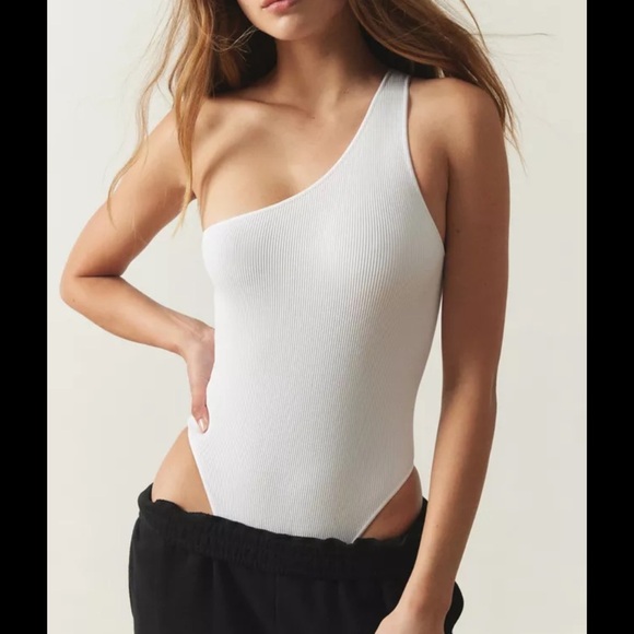 Urban outfitters Out From Under Ribbed one shoulder asymmetrical BodySuit Size M - Picture 1 of 4